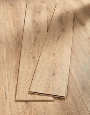 KronoSwiss Advanced - Trend Oak Brown 8mm Laminate Flooring. 2.13m² Pack