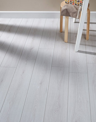 KronoSwiss Advanced - Trend Oak White 8mm Laminate Flooring. 2.13m² Pack