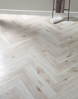 KronoSwiss Herringbone - Bordeaux Oak 8mm Laminate Flooring. 1.23m² Pack