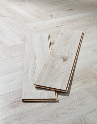 KronoSwiss Herringbone - Bordeaux Oak 8mm Laminate Flooring. 1.23m² Pack