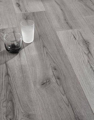 KronoSwiss Standard Plus - Century Oak Grey 7mm Laminate Flooring. 2.39m² Pack
