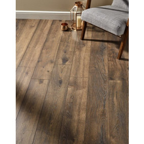 KronoSwiss Villa - Peterson Oak 12mm Laminate Flooring
