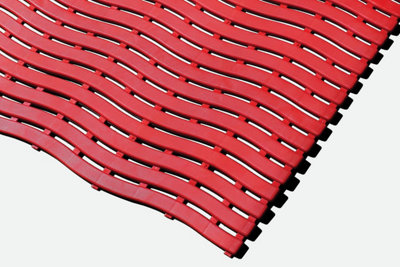 Kumfi Step Duckboard Swimming Pool Walkway Anti-Slip Matting - 60 x 90cm Red