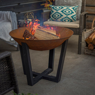 La Hacienda Icarus Oxidised Cast Iron Firepit with Steel Legs, 50cm x 66cm, Natural Rusted & Black