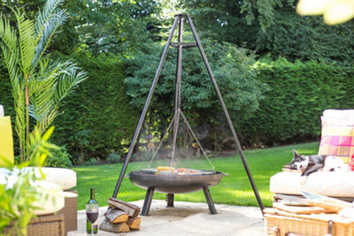 La Hacienda Tripod With Adjustable Chrome Hanging Grill - L 108 cm x W 128 cm x H 172 cm - 5