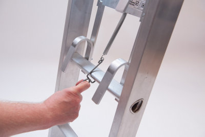 Laddermat V  Ladder stand off & ladder stay