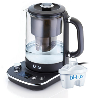 Kettle water filter outlet