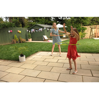 Lambada Paving Patio Kit 'The Lambada' Limestone (2.4m x2.4m)