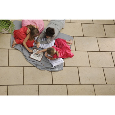 Lambada Paving Patio Kit 'The Lambada' Limestone (2.4m x2.4m) - 3