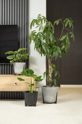 Lamela™ Frida Light Grey Concrete Plant Pot, Stone Effect Round Resin Indoor and Outdoor Planter D18 H18cm