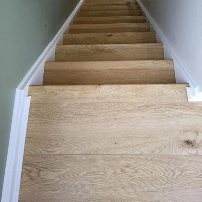 Laminate Stair & Riser Finsbury Park Natural Oak Laminate Stair