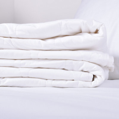 Lancashire Textiles 1tog Cotton Emperor Duvet Anti-Allergic Lightweight Blanket for Deep and Comfortable Sleep- 235 X 290cm