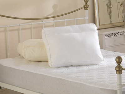 Lancashire Textiles Hotel Quality Sleep On A Cloud 4 Inch Adjustable Support Gusseted Pillow