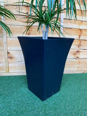 Large Black Milano 10101801202 Upright Planter