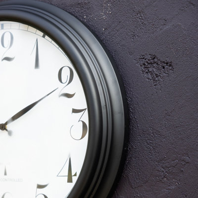 Large Black Outdoor garden Wall Clock 57cm Perfect Time Radio Controlled - 5