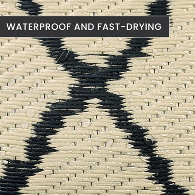 Large Garden Outdoor Rug For Patio, Black & Cream Chevron Waterproof Garden Rug 160 x 230cm