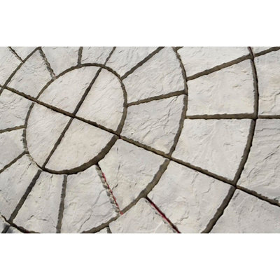 Large Patio Circle Kit 'The Gawsworth' Weathered Moss 2.56m Diameter