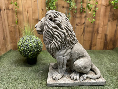 Large Sitting Regal Lion Statue for Garden