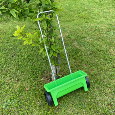 Lawn Garden Drop Spreader for Seed, Feed and Fertiliser (12 Litre Capacity)