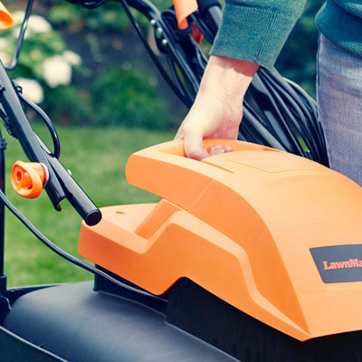 LawnMaster 1500W 33cm Hover Mulching Mower - 2 Year Guarantee