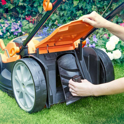 1800w lawn deals mower