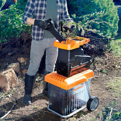 https://media.diy.com/is/image/KingfisherDigital/lawnmaster-2800w-quiet-garden-shredder-max-diam-42mm-60-litre-collection-box-with-free-safety-glasses-2-year-guarantee~6939349520051_03c_MP?$MOB_PREV$&$width=618&$height=618