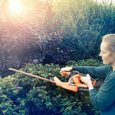 LawnMaster MX 24V 52cm Hedge Trimmer with Battery and Charger - 2 year guarantee