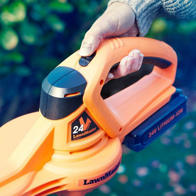 https://media.diy.com/is/image/KingfisherDigital/lawnmaster-mx-24v-cordless-leaf-and-garden-blower-with-battery-charger-2-year-guarantee~6939349517525_04c_MP?$MOB_PREV$&$width=618&$height=618