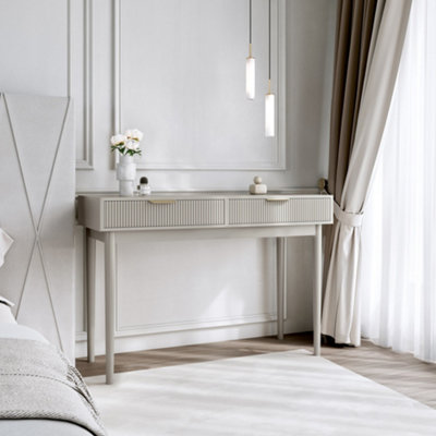 Layla Mocha Dressing Table - Drawers with ribbed front finished.
