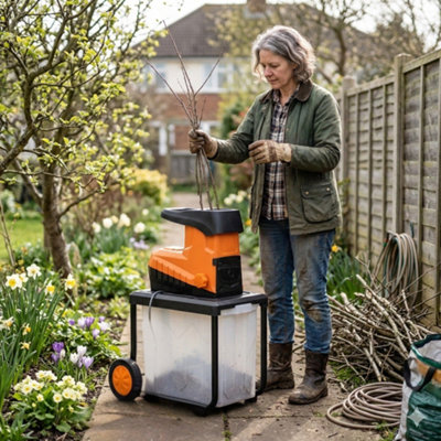 LAZY TOOLS SHHHHHRED Quiet Garden Shredder 2800W - Adjustable Cutting Size, Max 45mm Capacity, 60L Collection Box