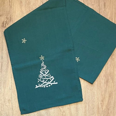 Le Chateau Christmas Tree Table Runner