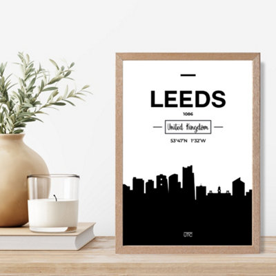 Leeds Black and White City Skyline Framed Print SIZE: A4 with Oak Frame
