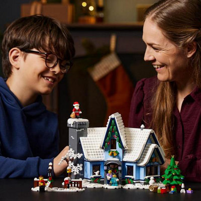 Santa’s 2024 Visit winter village collection building set