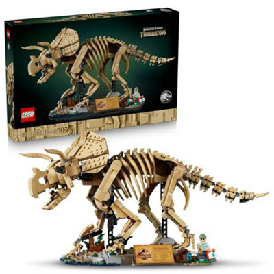 Lego Jurassic World Dinosaur Fossils: Triceratops - Display Model Kit ...