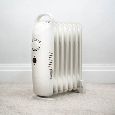 Leisurewize Low Wattage 700W Oil Filled Radiator Energy-Efficient Household  Heater ON/OFF Switch Adjustable Heat Setting | DIY at Bu0026Q