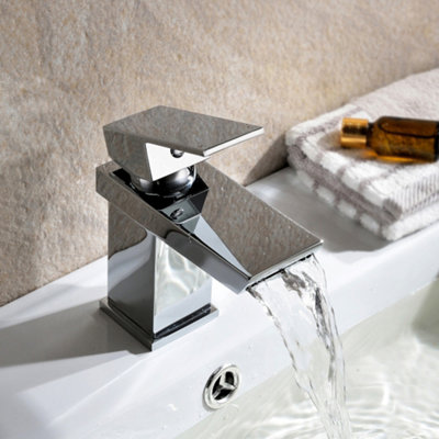 Leo Waterfall Basin Mono Mixer & Bath Shower Mixer Taps Chrome - 4