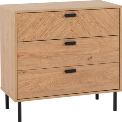 Medium oak chest on sale of drawers