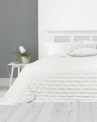 Leon Embossed Bedspread Double/King Size, Vintage White, 240 x 260cm