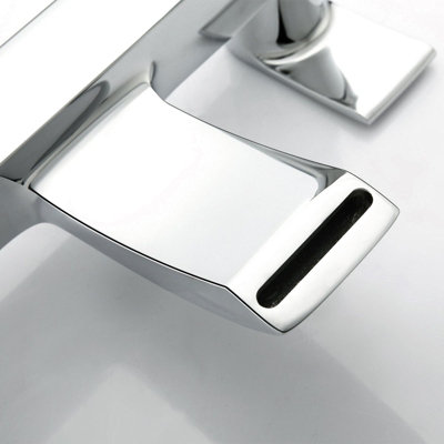 Libra Modern Bath Shower Mixer Tap Chrome