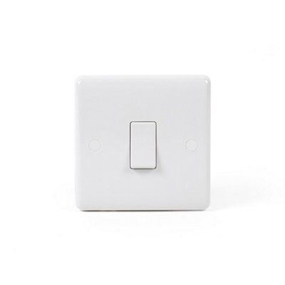 Lieber Silk White 1 Gang 2 Way 10A Light Switch - Curved Edge