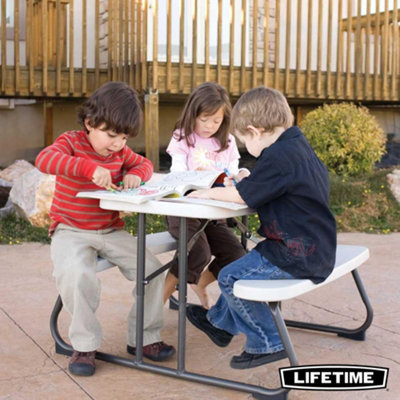 Lifetime childrens folding table and best sale chairs