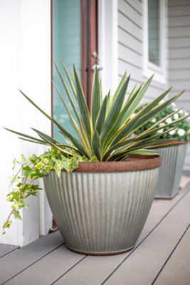 Lightweight Recycled Plastic Garden Pot Planter 52cm Large Irondale Plant Pot - Plastic - L52 x W52 x H38 cm - Silver