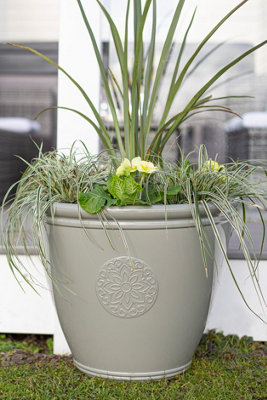 Lightweight Recycled Plastic Garden Pot Planter with Drainage Holes Eden Emblem L45 x W45 x H38 cm - Grey