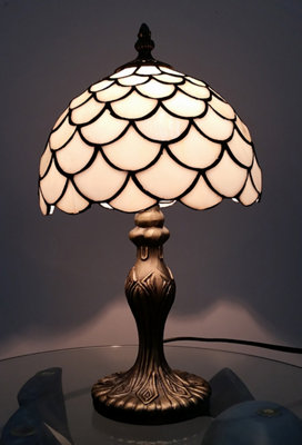 Lincoln 8" Tiffany Antique Brass Lamp with White Glass Shade