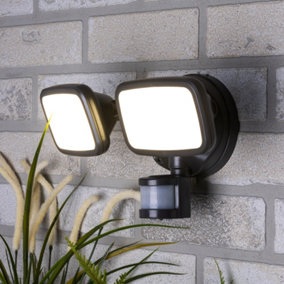 B&q outdoor security deals lights