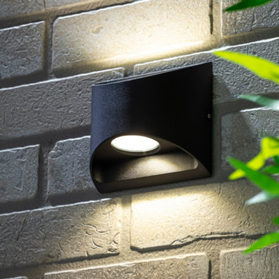 Small outdoor led on sale wall lights