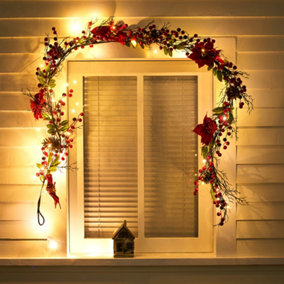 Livingandhome 1.8m Pre-lit Christmas Door Garland with Pine Cones Red Berries and Flowers