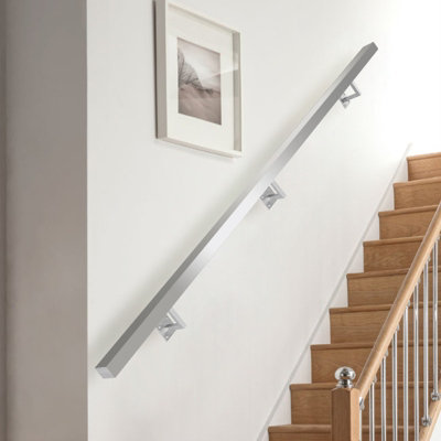 brushed stainless steel railing banister walking way ladder fence for  safety walk. Stock-Foto