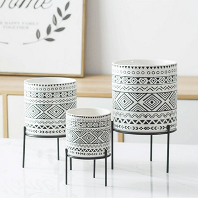 Livingandhome Cylindrical Bohemian Plant Pot with Black Metal Stand 165 x 175 mm