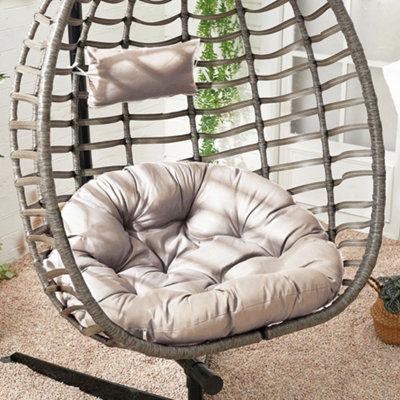 Hanging basket outlet swing